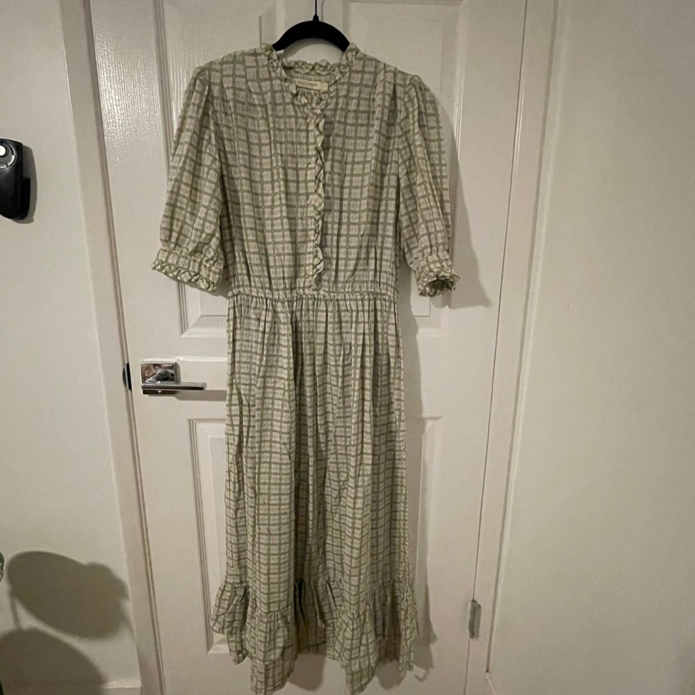 Elegant Checkered Dress in Cream